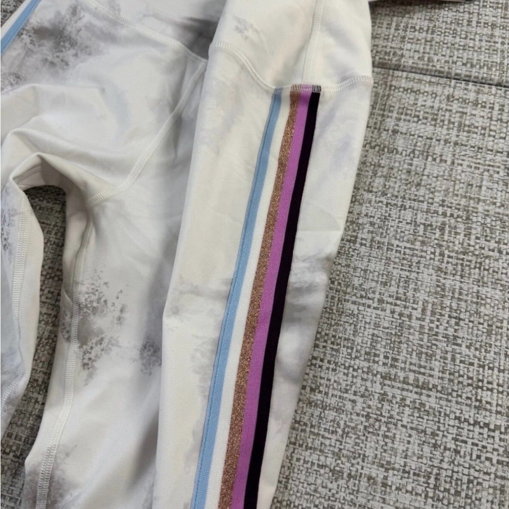 NWT Spiritual Gangster White and Gray Leggings intent medium - Picture 13 of 14